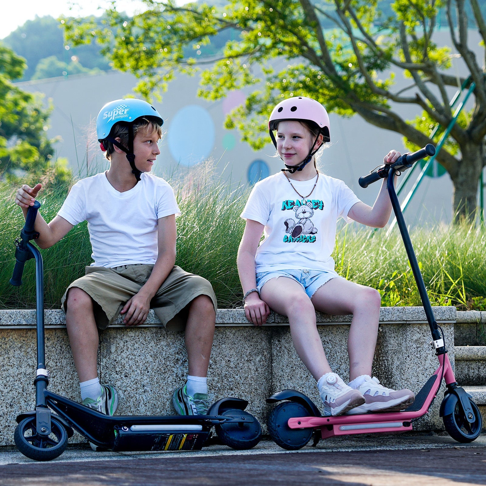 iScooter iK3Pro Kids Electric Scooter | Height-Adjustable, Colourful LED Lights, Top Speed 6mph, Ages 4+